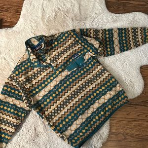 Patagonia pullover! Fun a pattern size M